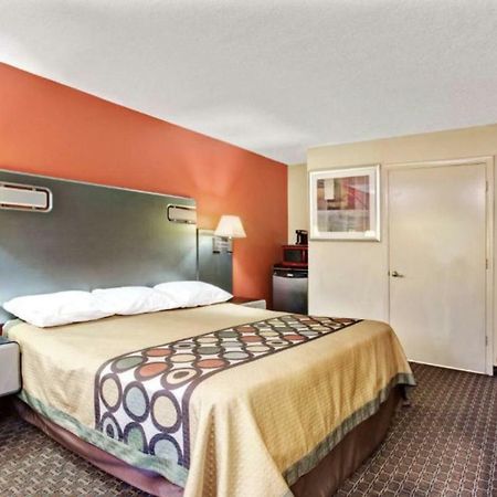 Super 8 By Wyndham Kissimmee/Maingate/Orlando Area Hotel Селабрейшън Екстериор снимка