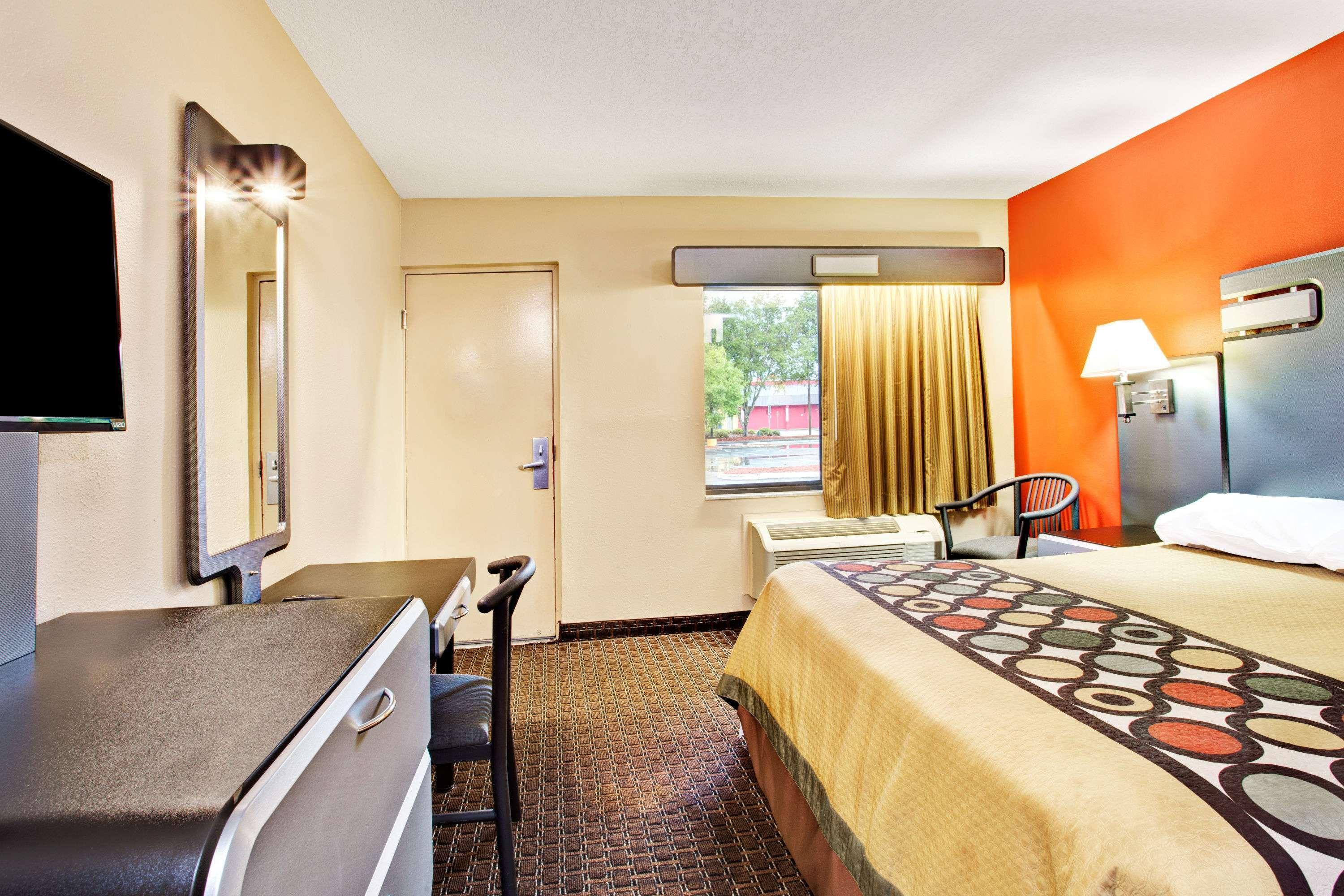 Super 8 By Wyndham Kissimmee/Maingate/Orlando Area Hotel Селабрейшън Екстериор снимка
