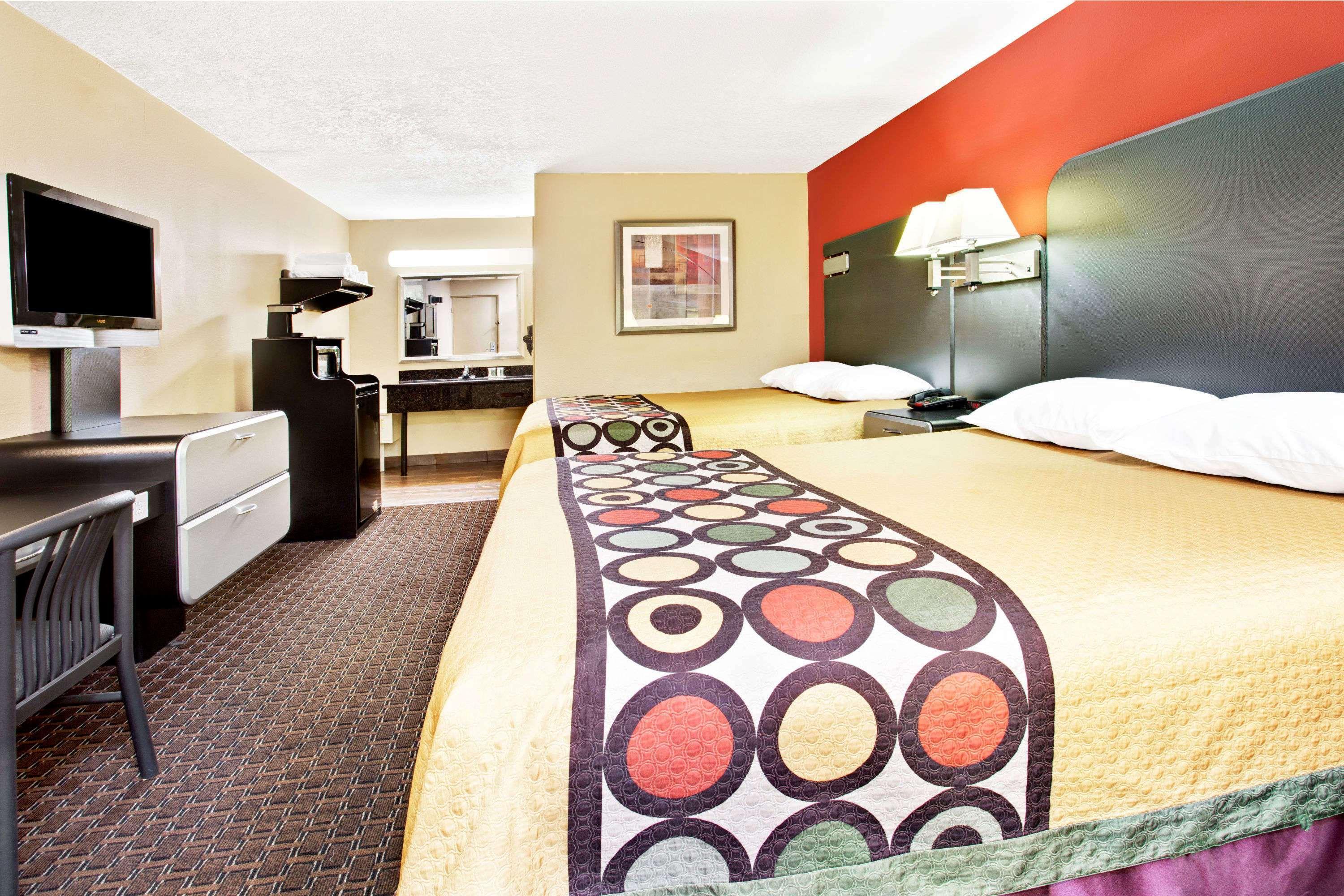 Super 8 By Wyndham Kissimmee/Maingate/Orlando Area Hotel Селабрейшън Екстериор снимка