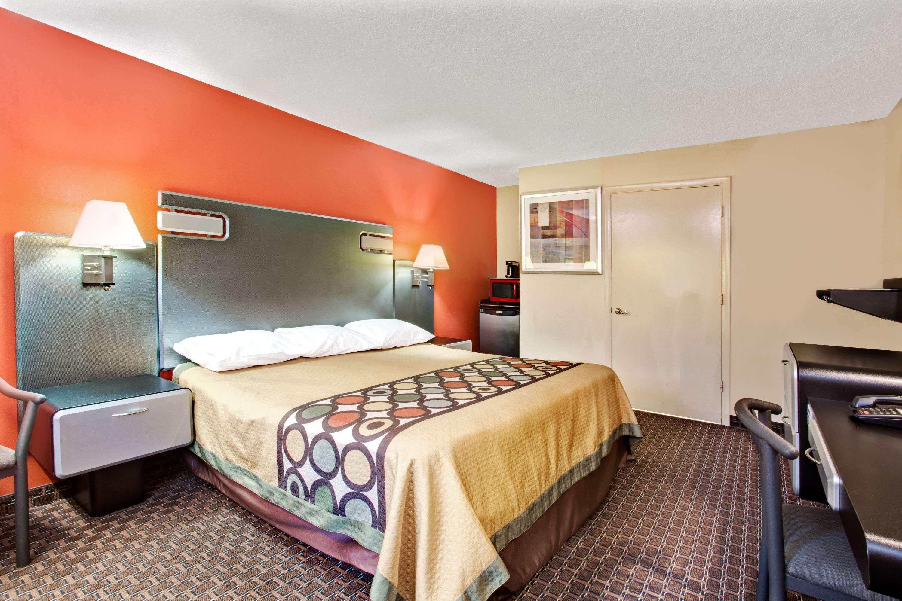 Super 8 By Wyndham Kissimmee/Maingate/Orlando Area Hotel Селабрейшън Екстериор снимка