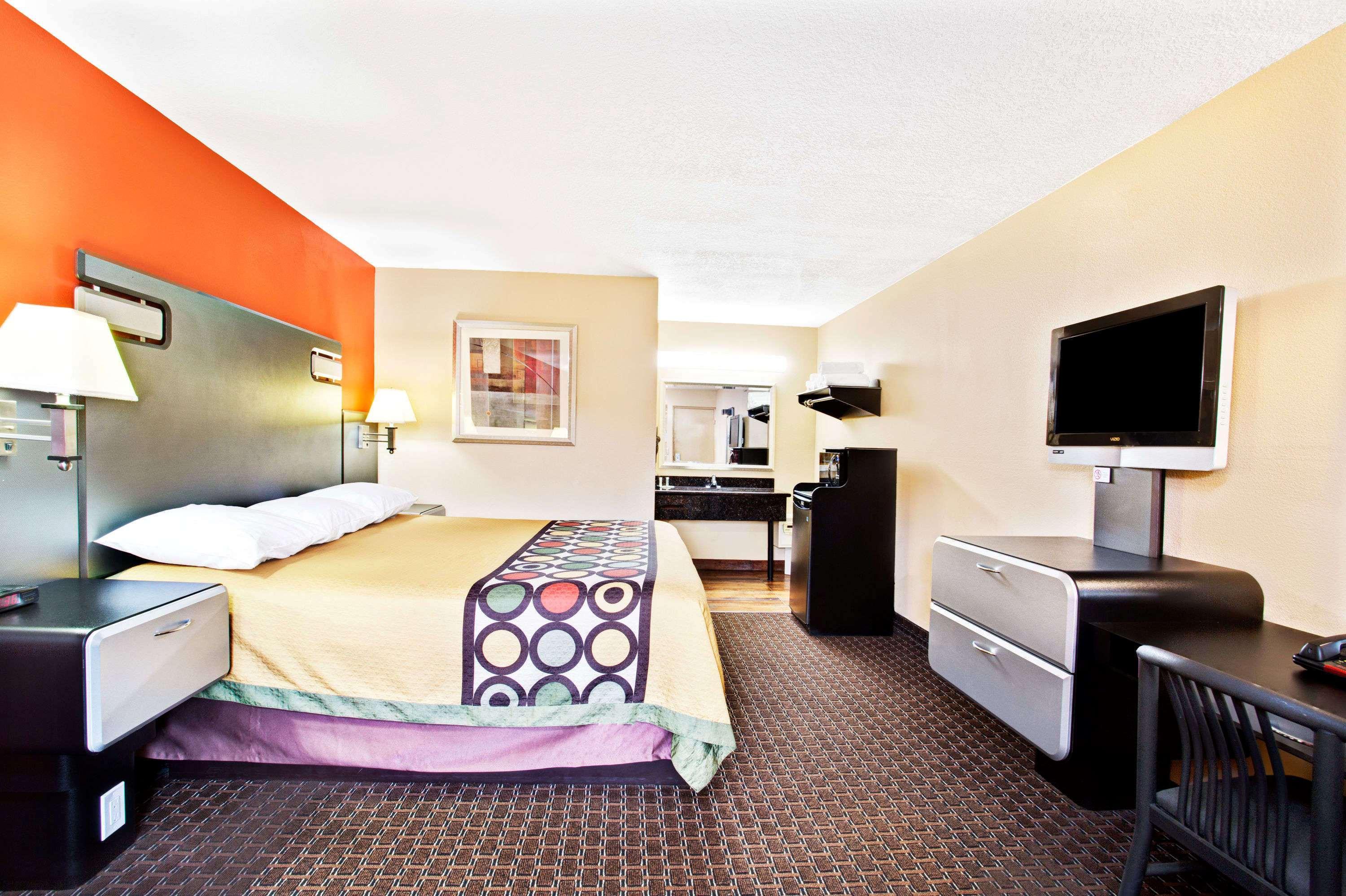 Super 8 By Wyndham Kissimmee/Maingate/Orlando Area Hotel Селабрейшън Екстериор снимка