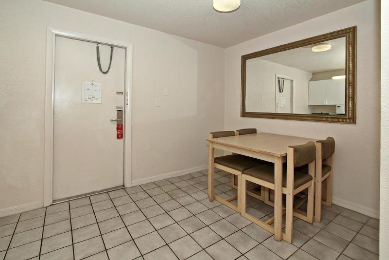Super 8 By Wyndham Kissimmee/Maingate/Orlando Area Hotel Селабрейшън Екстериор снимка