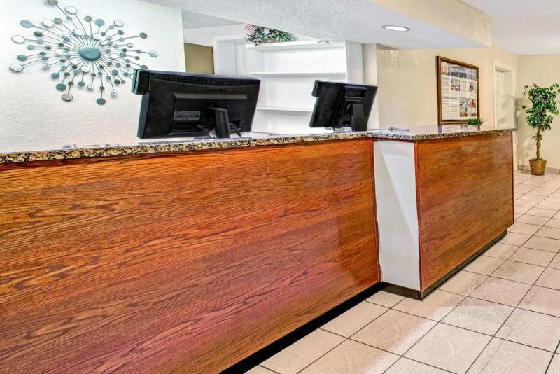Super 8 By Wyndham Kissimmee/Maingate/Orlando Area Hotel Селабрейшън Екстериор снимка