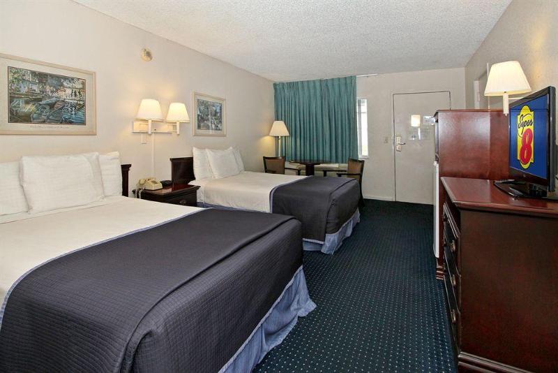Super 8 By Wyndham Kissimmee/Maingate/Orlando Area Hotel Селабрейшън Екстериор снимка