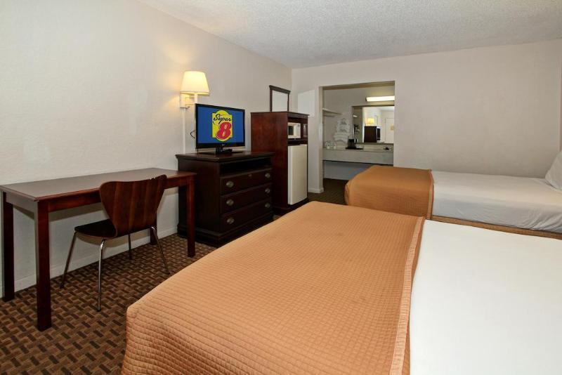 Super 8 By Wyndham Kissimmee/Maingate/Orlando Area Hotel Селабрейшън Екстериор снимка