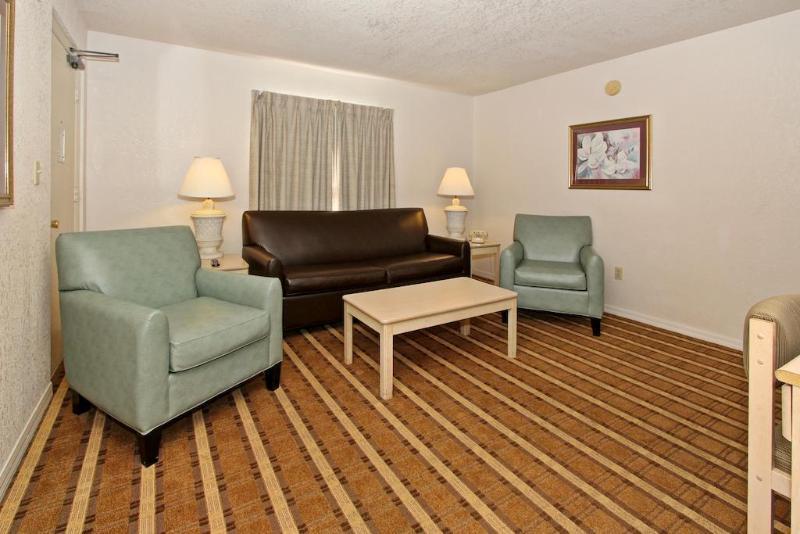 Super 8 By Wyndham Kissimmee/Maingate/Orlando Area Hotel Селабрейшън Екстериор снимка