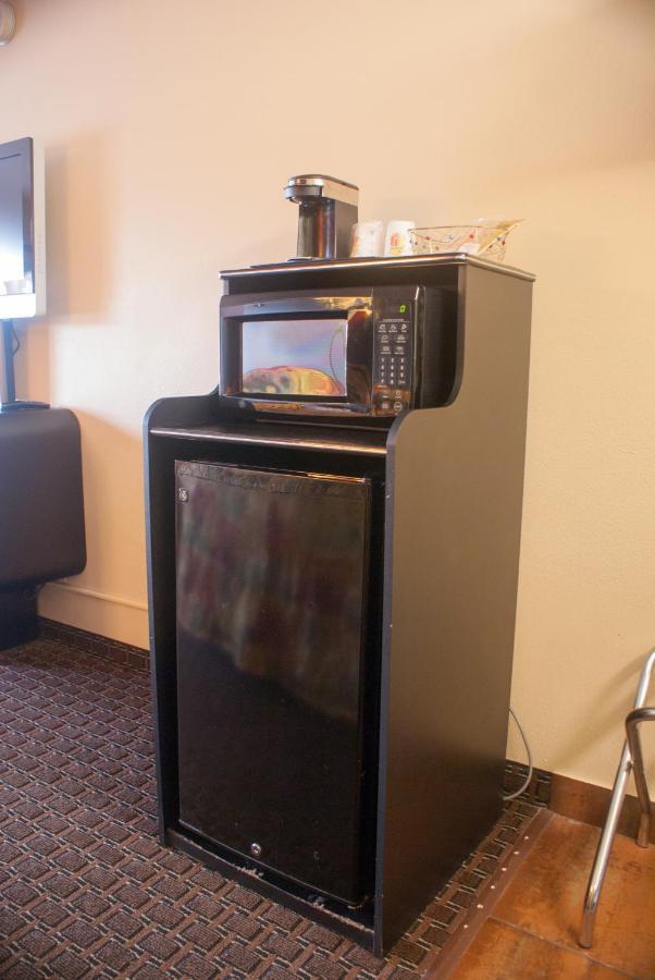 Super 8 By Wyndham Kissimmee/Maingate/Orlando Area Hotel Селабрейшън Стая снимка